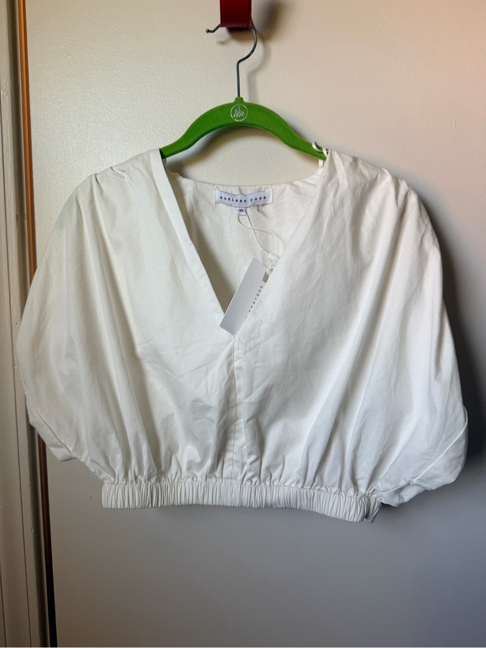 NWT Endless Rose Runched Drop Shoulder V-Neck Puff Sleeve Crop Top Sz. XS